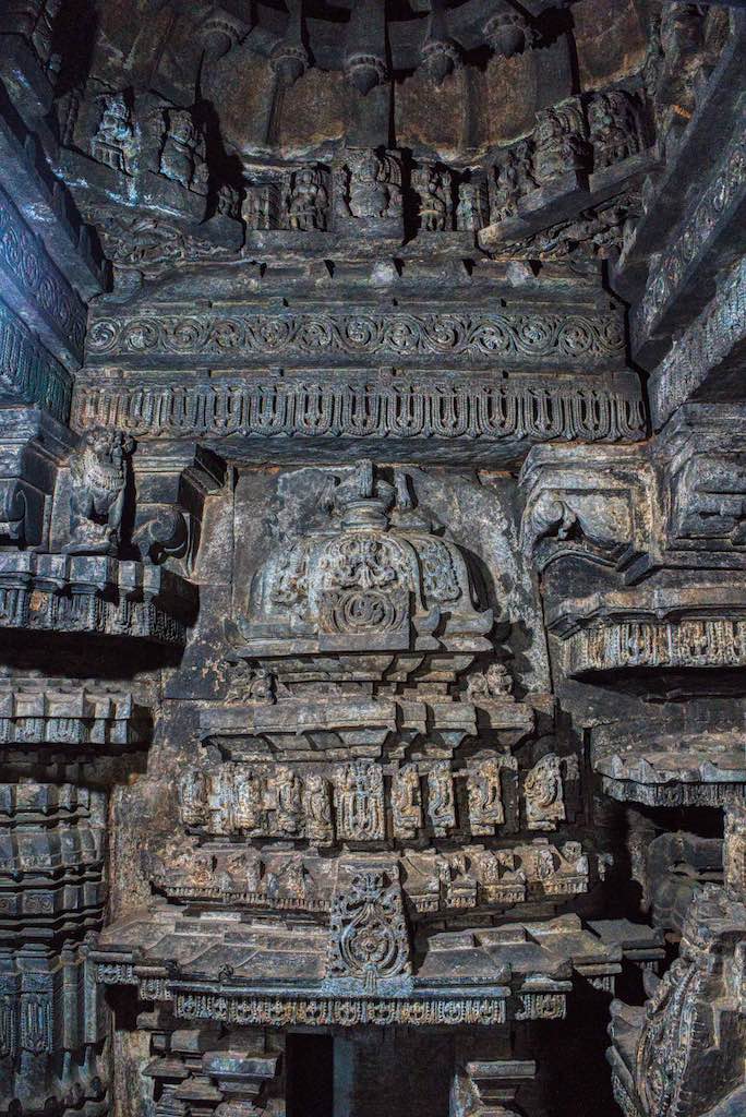 Chandramouleshwara_Garb Griha1