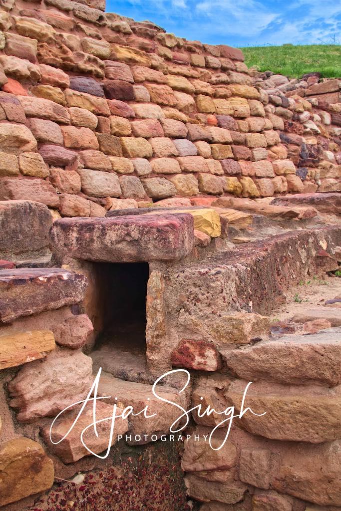 Dholavira_Citadel covered water channels1