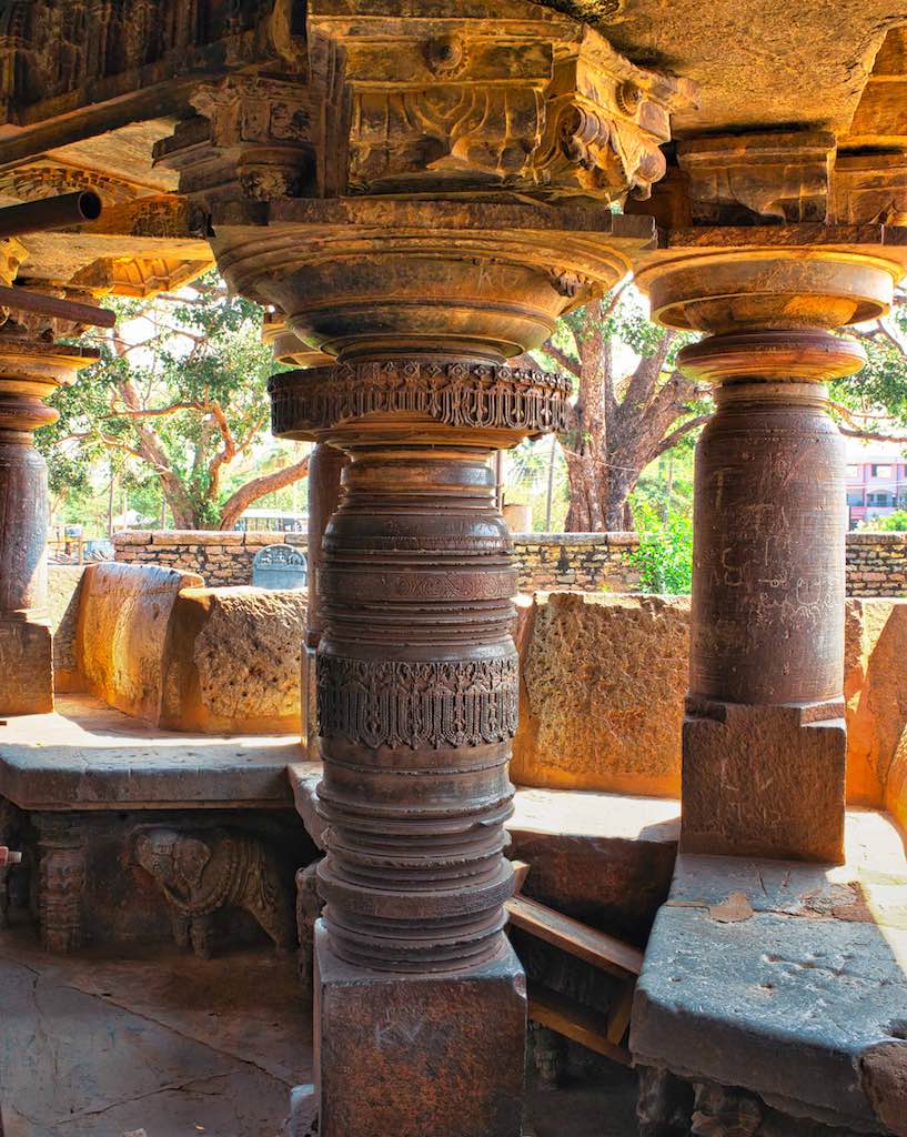 Chandramouleshwara Temple_Columns2