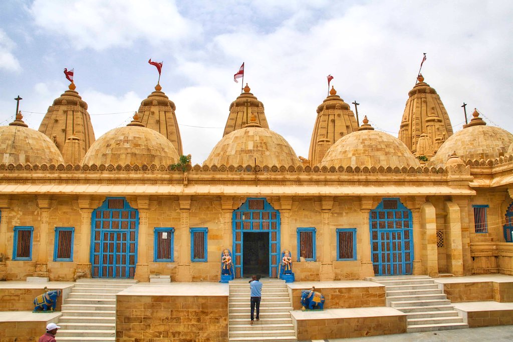 Five temples at Narayana Sarovar