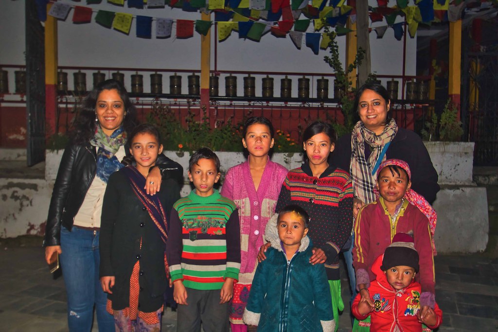 Posing with the children-Hobulangka Gomp Posing with the children-Hobulangka Gomp