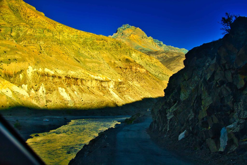 Road along Pin River Road along Pin River