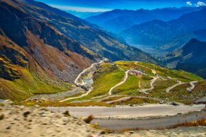Descent from Rohtang Pass
