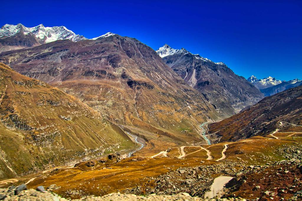 The Batal-Gramphu road visible The Batal-Gramphu road visible