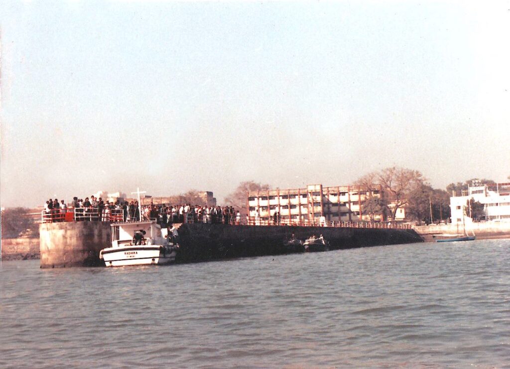 The sight of the Naval Sailing Club, Colaba gave a feeling of unimaginable satisfaction!