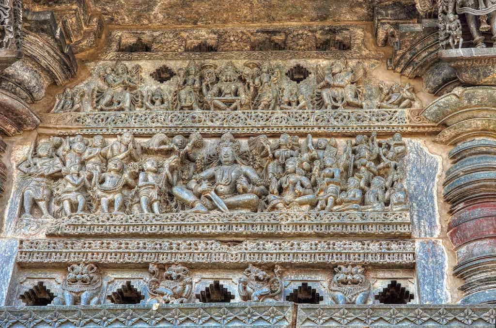 Court scene of King Vishnuvardhan on the panel 