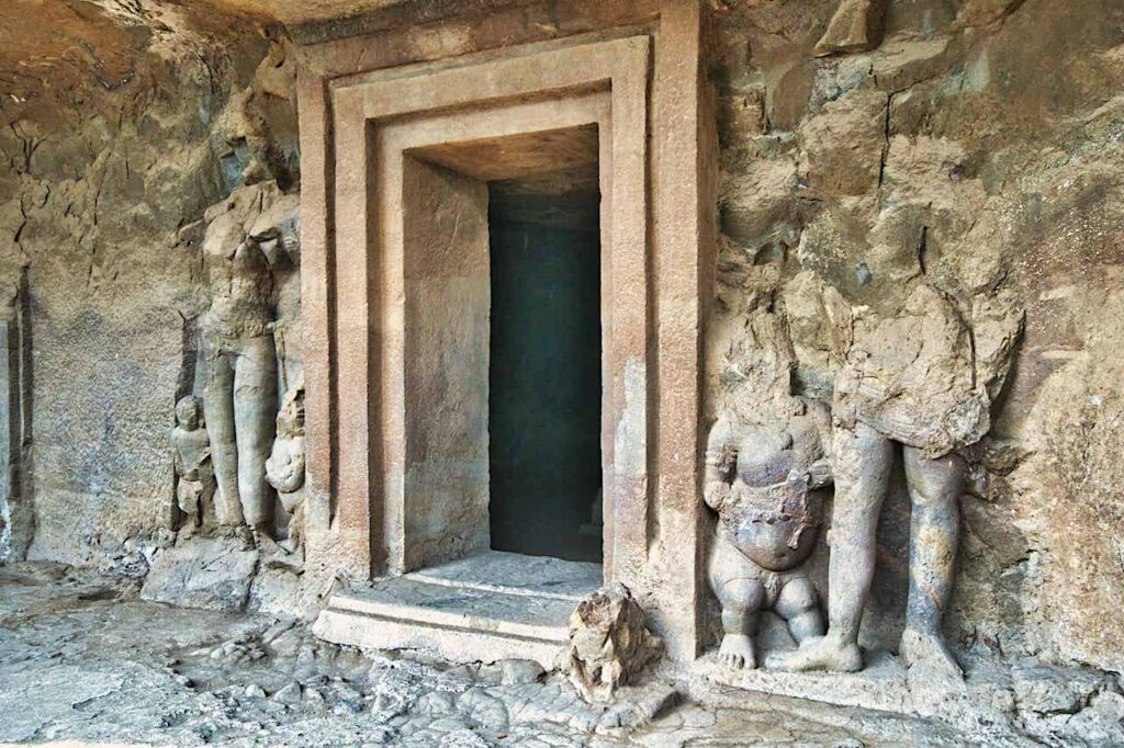 Cave No 4_Shrine entrance