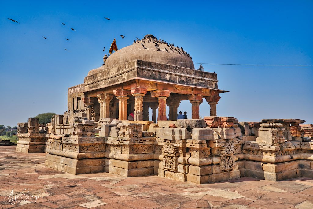 The upper level of the Harshat Mata Temple