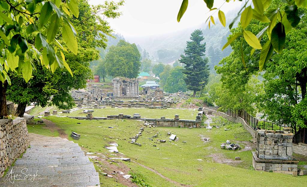The Eastern Complex, with the pavilion in the middle