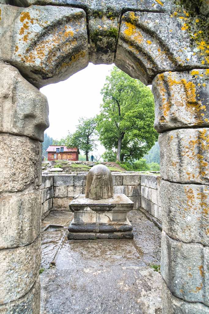 A shrine without its roof