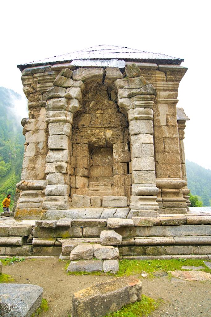 Naranag shrines