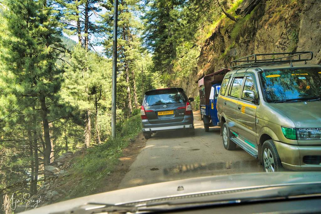 Drive to Aru Valley on narrow roads