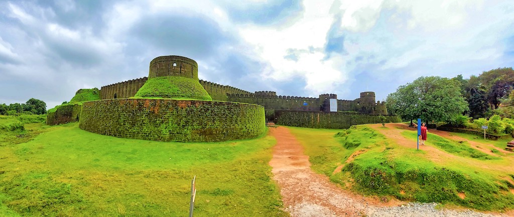 The grand Mirjan Fort 