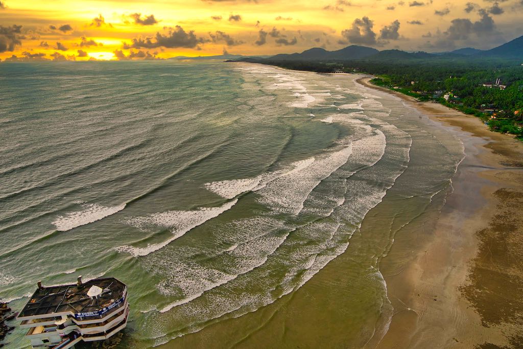 Sunset viewed from the 20-storied Raja Gopuram at Murudeshwar