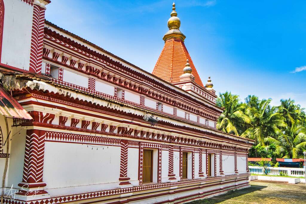 Kaavi art form on the external walls of the temple